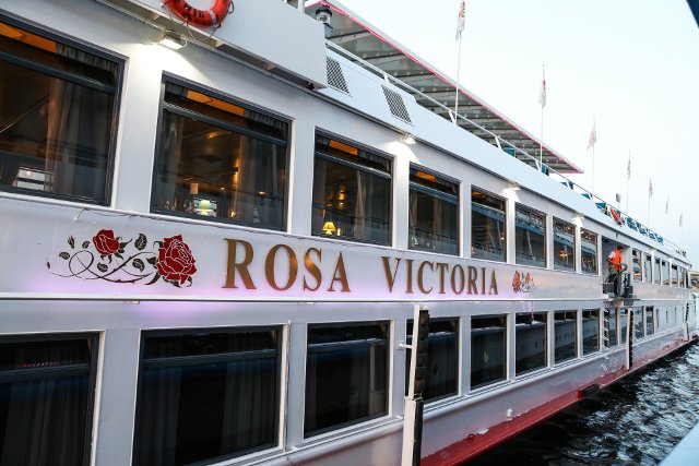 Теплоход Rosa Victoria