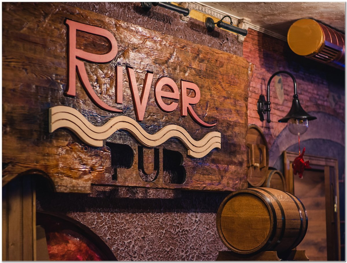River Pub