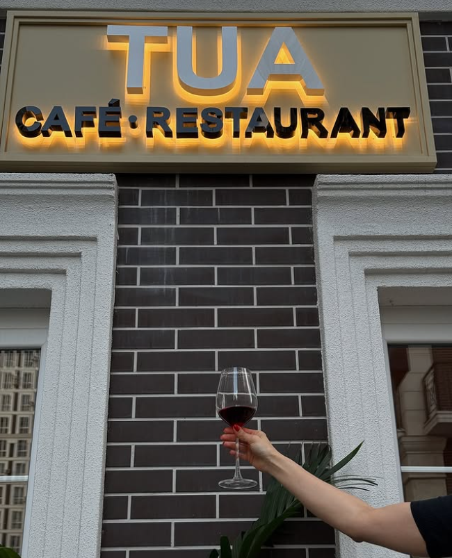 TUA cafe restaurant