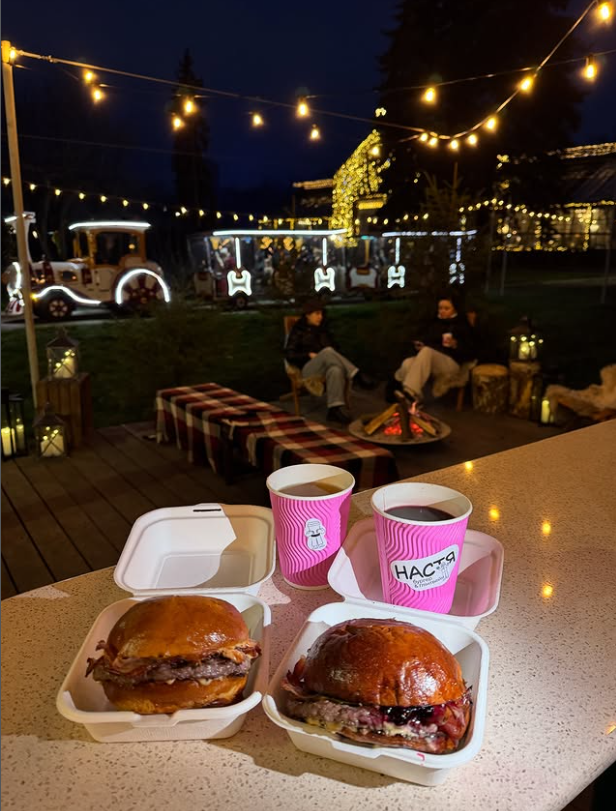 Настя  Бургер та Глінтвейн.